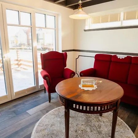 Fischerhaeuschen Am Kurpark *