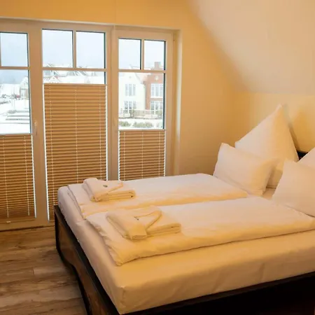 펜션 Fischerhaeuschen Am Kurpark 뉴할링거지어