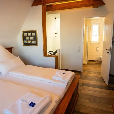 Fischerhaeuschen Am Kurpark