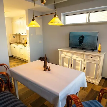 Holiday home Fischerhaeuschen Am Kurpark Neuharlingersiel