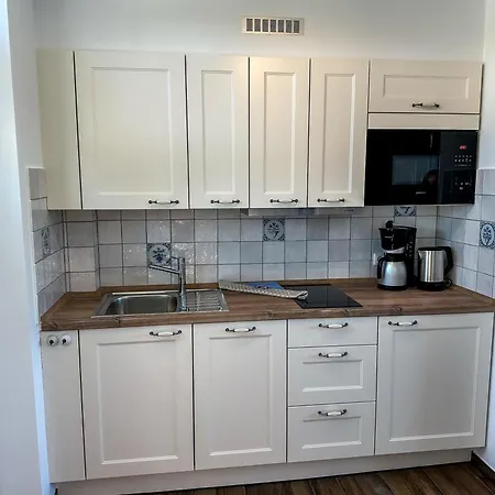 Fischerhaeuschen Am Kurpark *