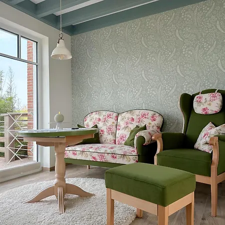 Fischerhaeuschen Am Kurpark *