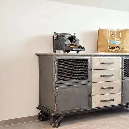 Fischerhaeuschen Am Kurpark *